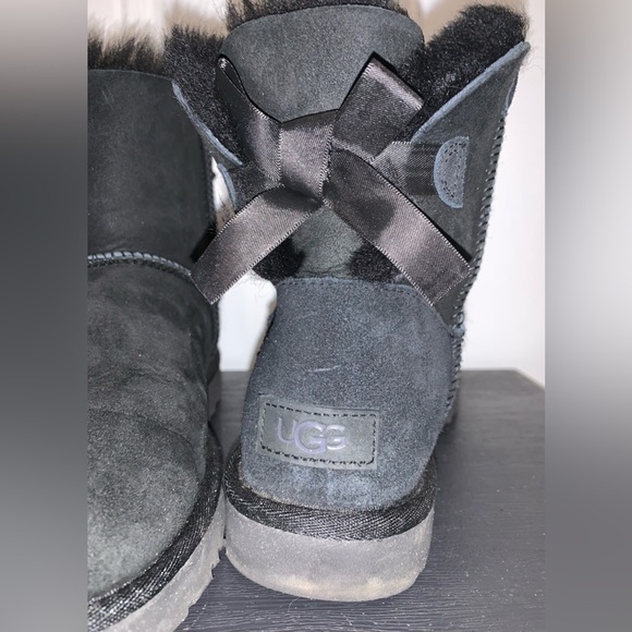 UGG Mini Bailey Bow II Boot - Size 7 - Picture 6 of 7